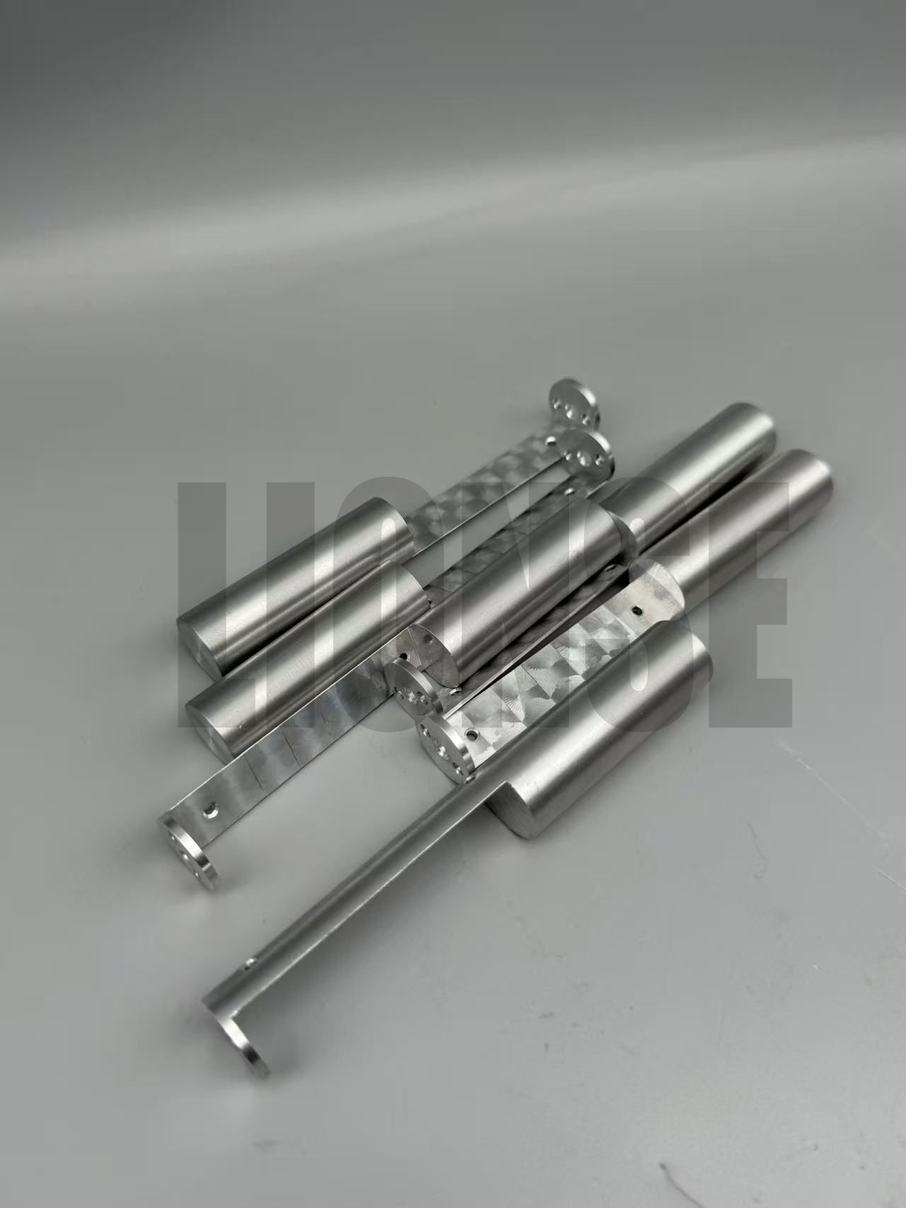 Ali lahko aluminijasti konektorji odpravijo težavo neusklajenih koeficientov toplotnega raztezanja?