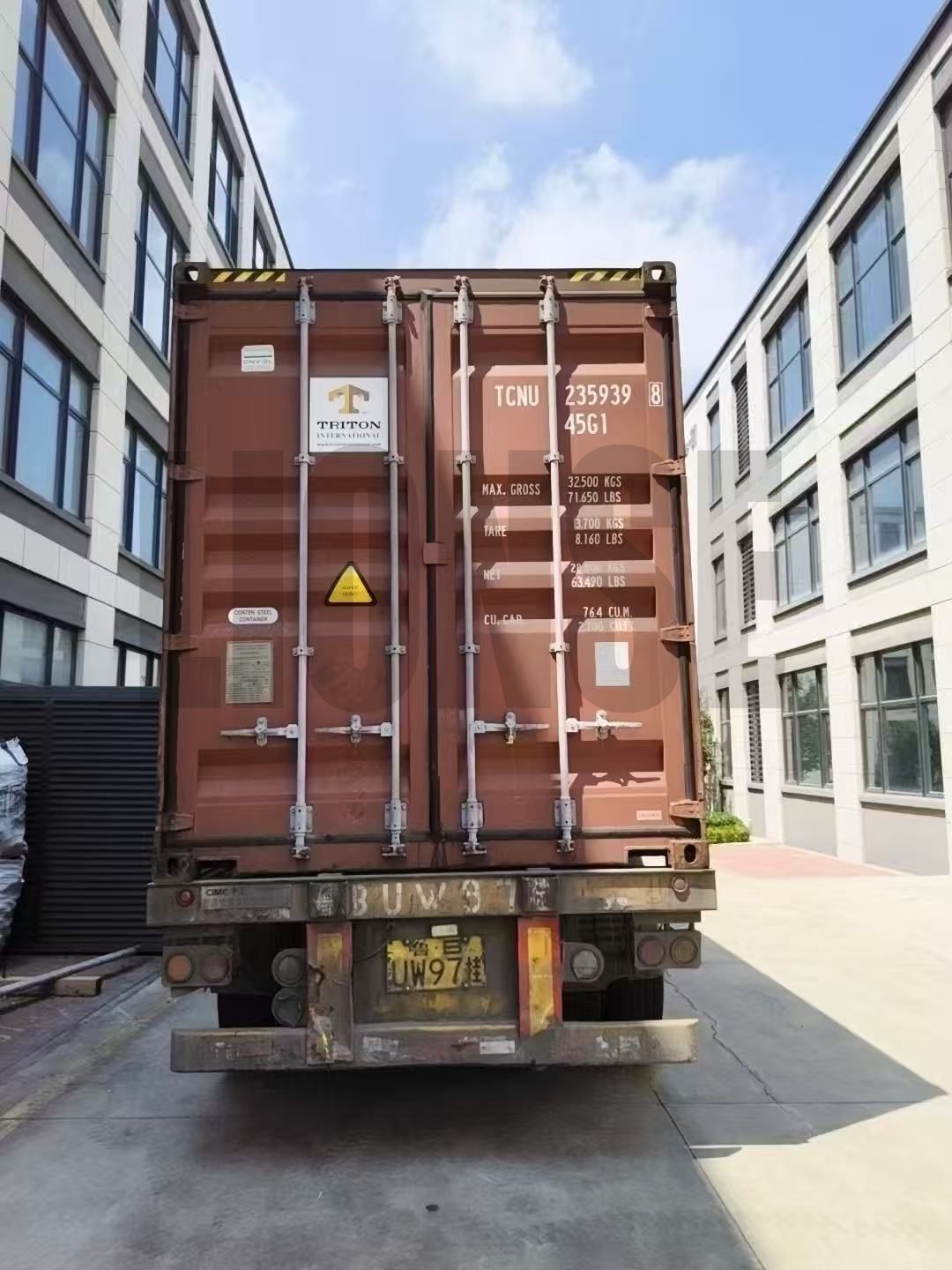 LIONSE pošilja CNC obdelane dele